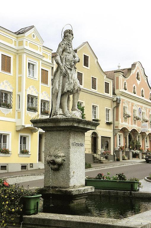 Hotel Sammer Neufelden Bagian luar foto